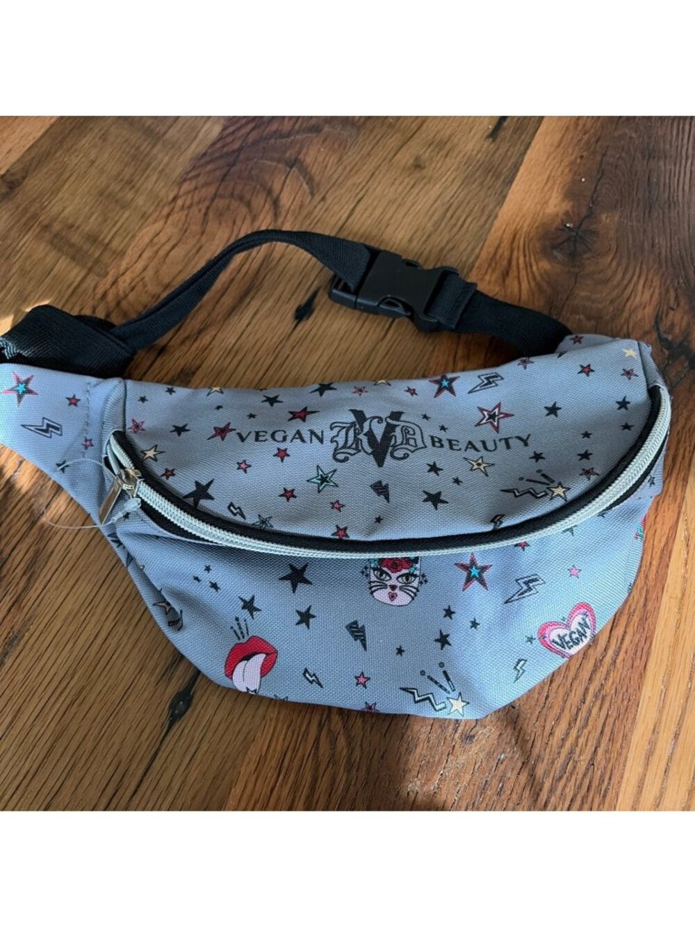 Vegan Beauty NWOT Fanny Pack Cross Over Gray Cat Kiss